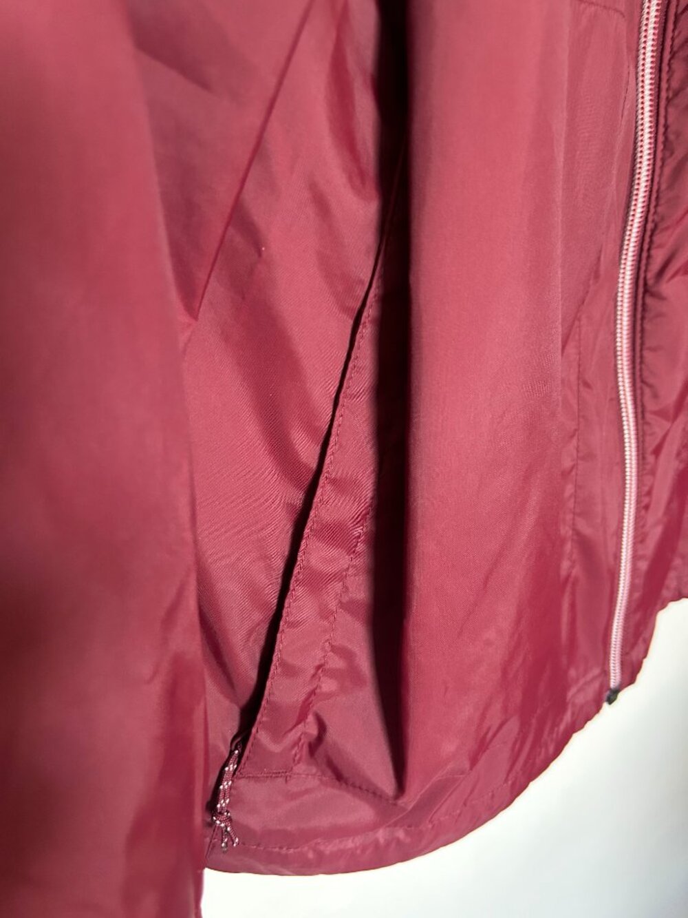 Columbia Packable Rain Jacket in Burgundy 2X - Picture 5 of 14